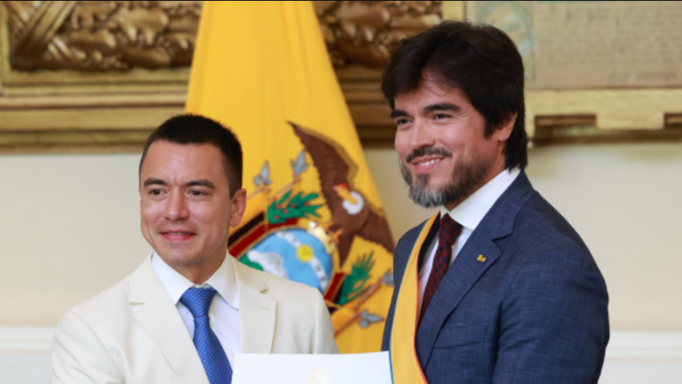 El presidente Daniel Noboa junto al exministro de Gobierno, José de la Gasca.