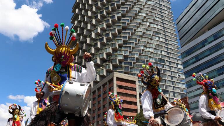 Desfile de la Confraternidad puso el ambiente y la alegría en las fiestas de Quito
