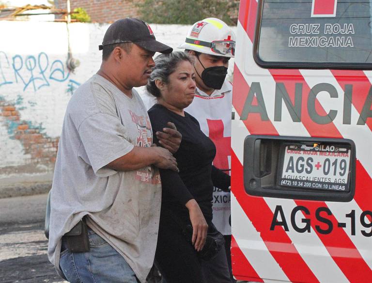 $!300 familias sin hogar a causa de explosión de camión cisterna en México