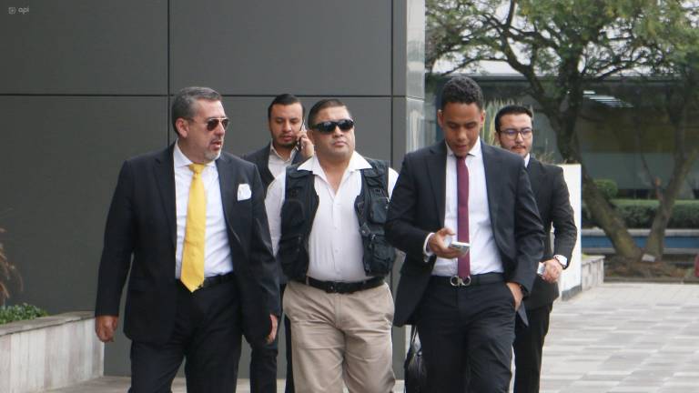 En la imagen constan el abogado Gustavo García Guerrero y Vicko Alfredo Villacís.