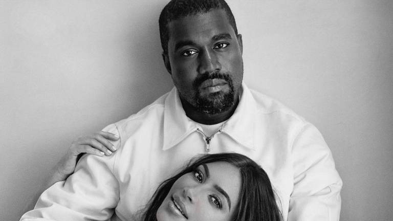 Foto de Kim Kardashian y Kanye West que fue subida a redes por la celebrity, en noviembre del 2020 para celebrar su aniversario como pareja.