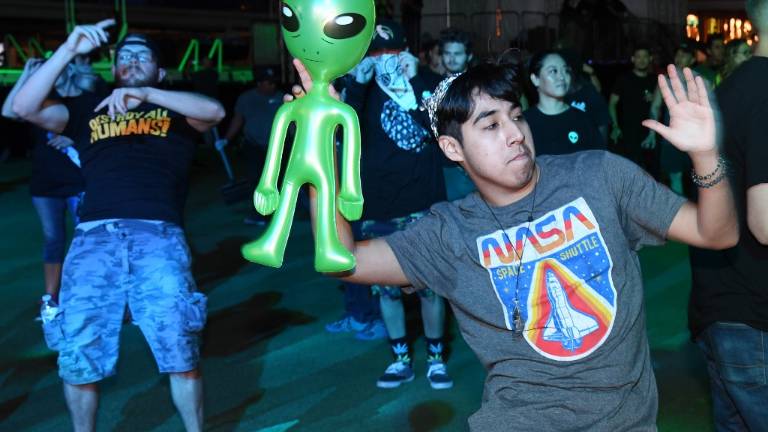 Más de 1,3 millones de personas al asalto del Área 51