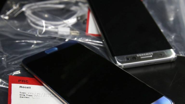 EE.UU. retirará teléfonos Samsung por riesgo de explosión