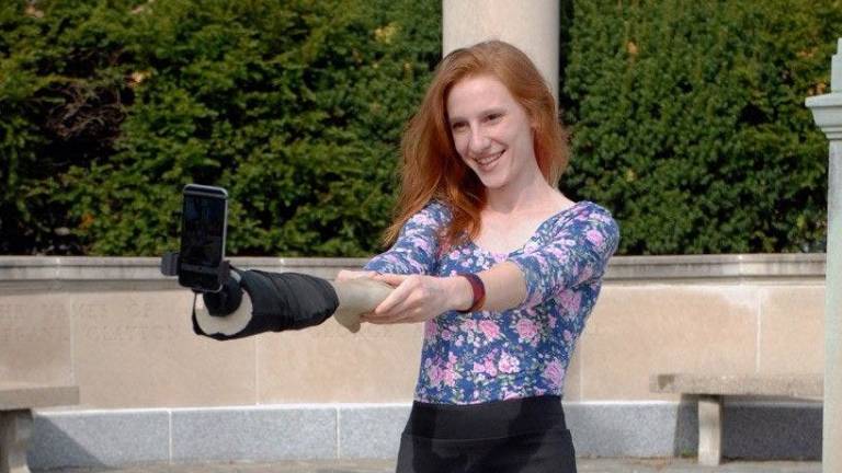 Después del selfie-stick llega el selfie-arm