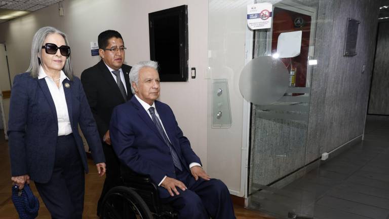 Lenín Moreno llega con su esposa a la Corte Nacional para conocer la sentencia del caso Sinohydro
