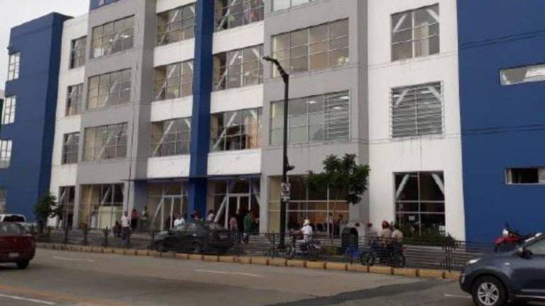Roban armas de la Policía dentro del cuartel Modelo en Guayaquil; tres agentes son investigados
