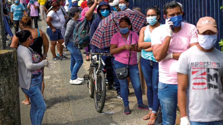 Ecuador atraviesa una situación social crítica con 5 millones de pobres, alerta titular del MIES