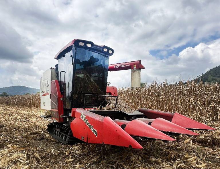 $!Dinatek comercializa tractores, cosechadoras, arados, rastras, sembradoras, entre otros equipos de la marca Lovol.