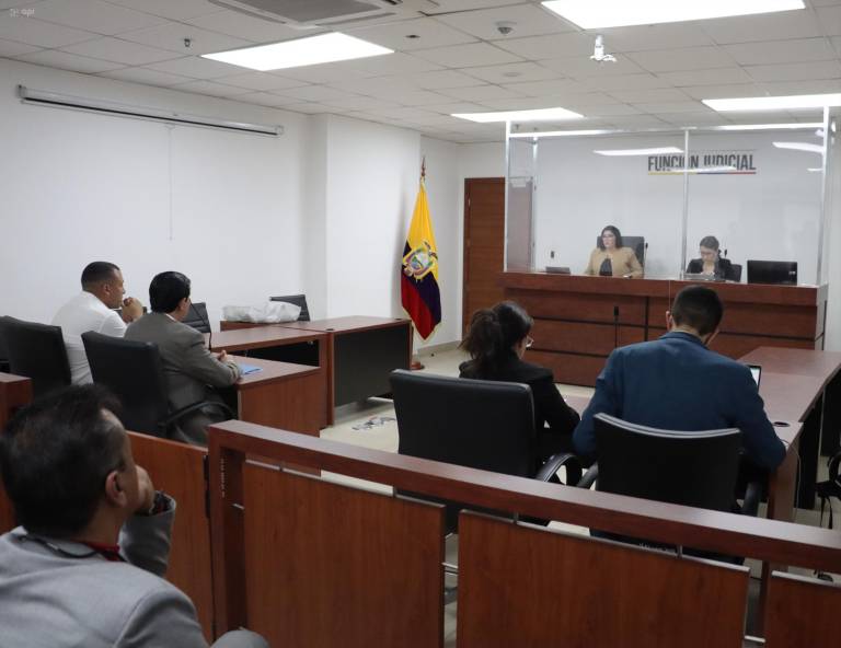 $!Edison Loaiza, abogado de Jorge Glass, solicita la prelibertad de su defendido, en la sala de audiencias del Complejo Judicial Norte.