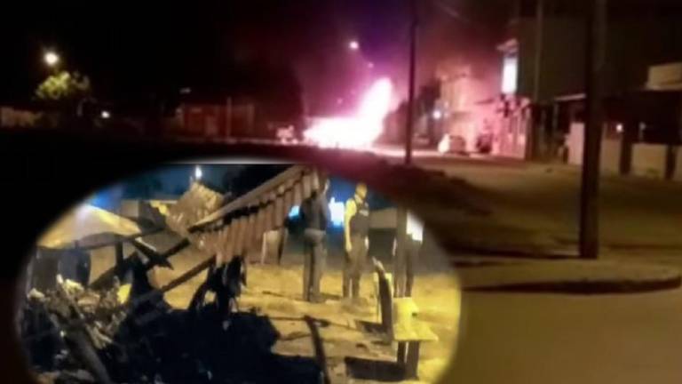 Retaliación de las bandas delictivas: queman tres motos de la Policía en Daule