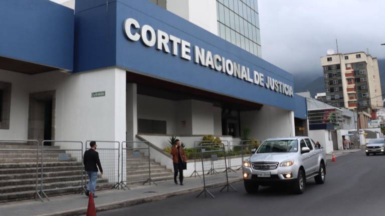 Quito, lunes 12 de enero de 2026. Ambiente en la Corte Nacional de Justicia, previo a la sesión extraordinaria del Pleno para tratar el encargo de la Presidencia del Dr. José Suing.