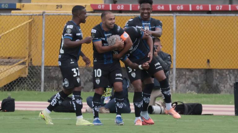 Jugadores de Independiente del Valle celebrando la victoria frente a Universidad Católica.