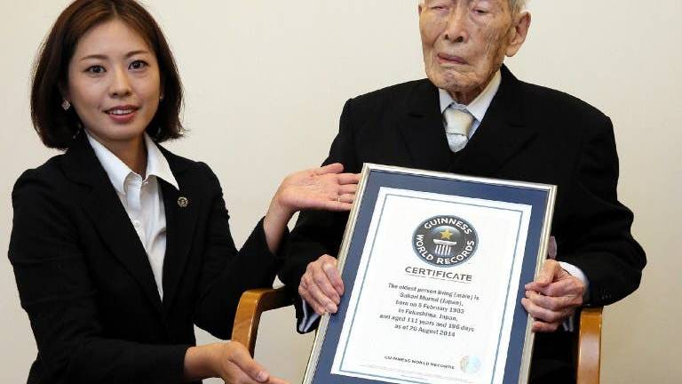 Muere japonés reconocido como el hombre más viejo del mundo