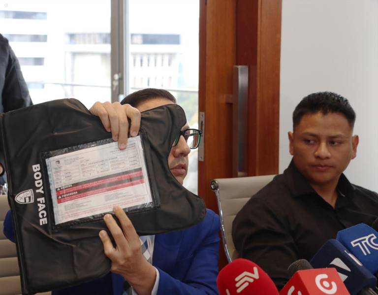 $!Guías penitenciarios en indefensión: denuncian que no cuentan con armas y sus chalecos están caducados