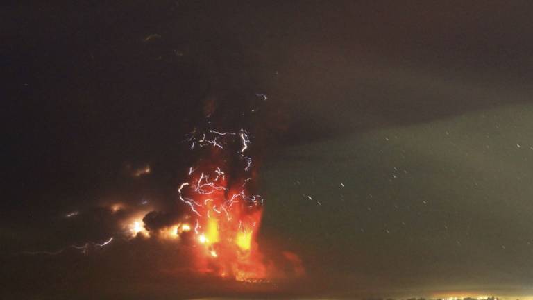 La erupción del volcán Calbuco pone en vilo al sur de Chile y Argentina