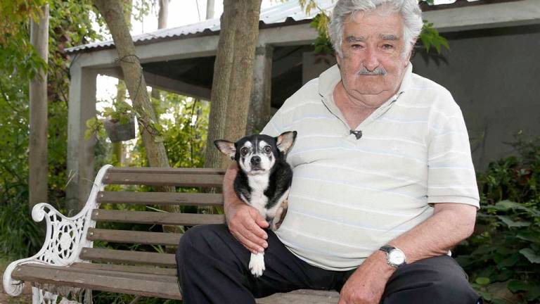 Presidente saluda al uruguayo José Mujica en su cumpleaños 80