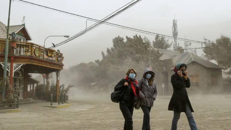 La erupción del volcán Calbuco pone en vilo al sur de Chile y Argentina