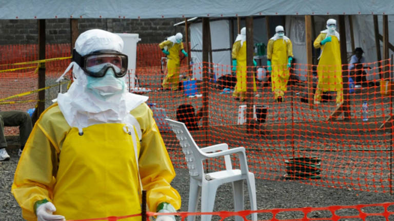 Sierra Leona confina por tres días a 2,5 millones de personas para contener el ébola