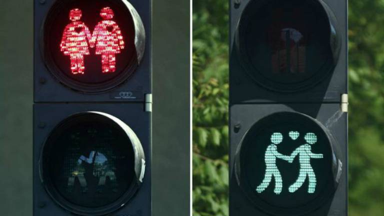 En Austria promueven "la tolerancia y la apertura al mundo" con inusuales semáforos