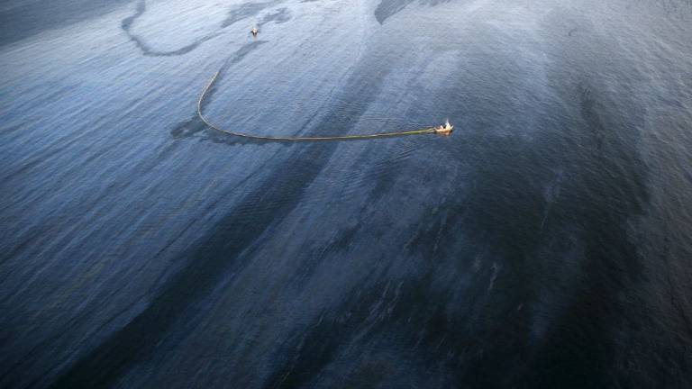 80.000 litros de petróleo vertidos al Pacífico tras rotura de oleoducto en EE.UU.