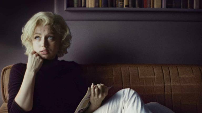 Ana de Armas como Marilyn Monroe en su actuación para la película Blonde.