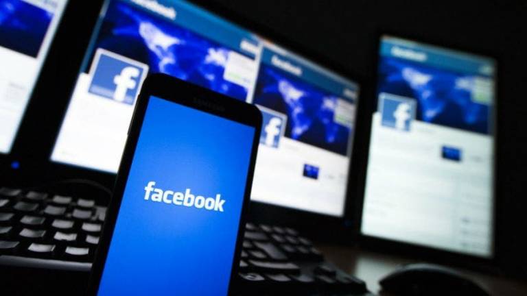 Facebook recompensa a joven por detectar un fallo
