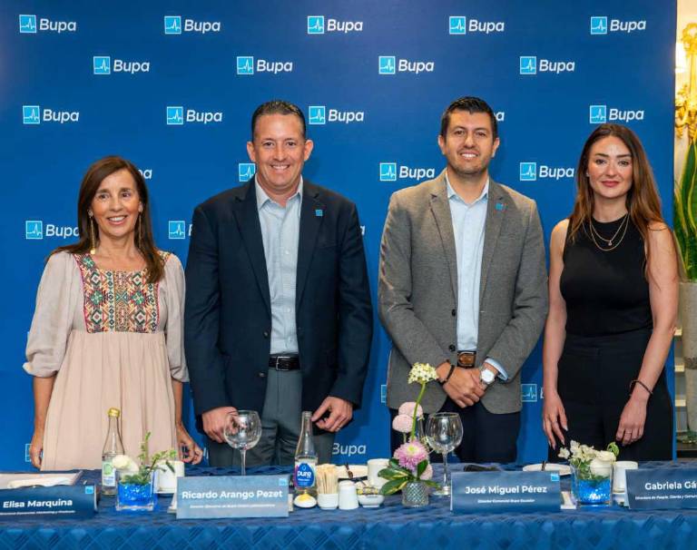 $!De izq. un ciervo. Elisa Marquina, directora comercial y marketing de Bupa; Ricardo Arango, director ejecutivo de Bupa Ecuador; director comercial de Bupa Ecuador; Gabriela Gámez, directora de Personas y Cliente.