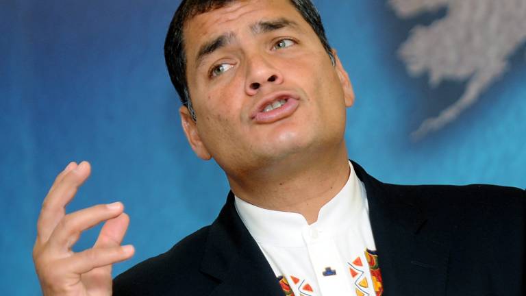 Correa viajará el martes a Argentina a recibir nuevo Honoris Causa