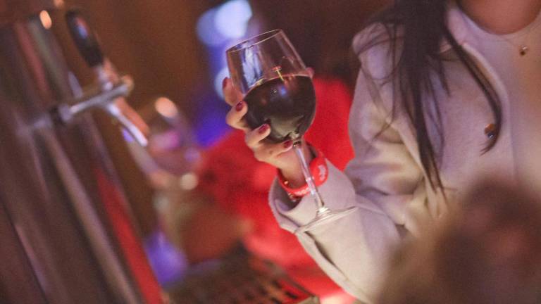 La característica diferenciadora de Katari radica en su sistema de autoservicio de cerveza y vino.