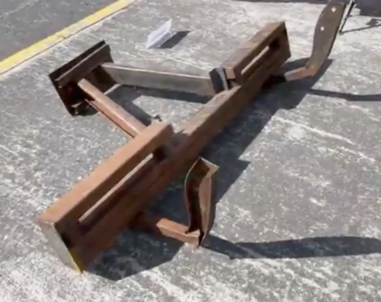 $!Objeto utilizado para romper puertas.