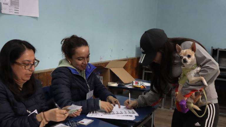 CNE convoca el Referéndum 2025 para el domingo, 16 de noviembre, con dos preguntas aprobadas