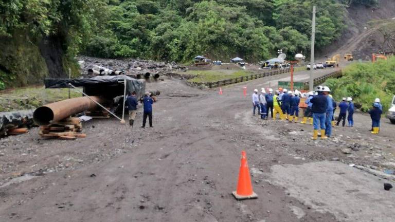 Ministerio de Energía garantiza abastecimiento de combustibles pese a suspender bombeo de crudo
