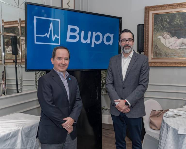 $!Leopoldo Báez, gerente general de Bupa Ecuador; y Santiago Dávalos, gerente comercial, en la presentación del nuevo producto.