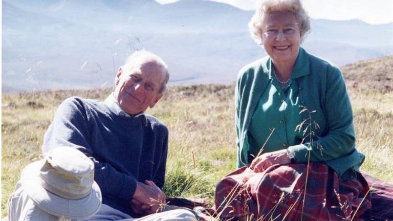La dramática despedida de la reina Isabel II durante el funeral de su esposo Felipe de Edimburgo