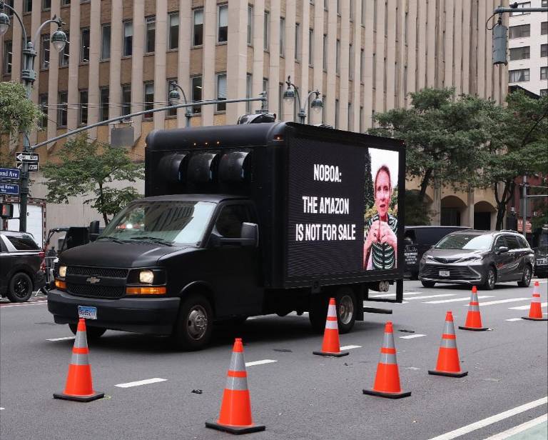 $!Grupo de celebridades de talla mundia lanzó una campaña global para exigir al Gobierno ecuatoriano que detenga sus planes de expansión petrolera en la Amazonía.