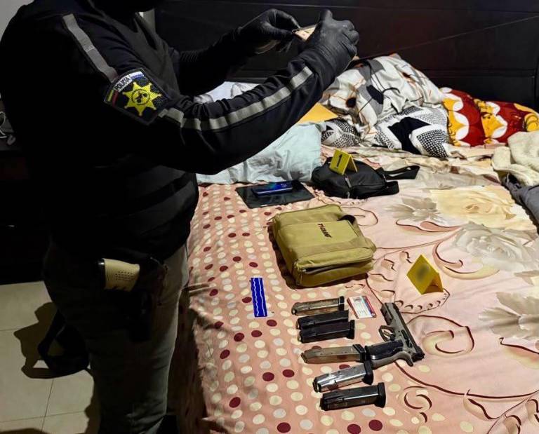 $!Entre los indicios hay armas de fuego.