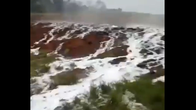 VIDEO | Derrame de combustible en Quinindé enciende alertas en Esmeraldas