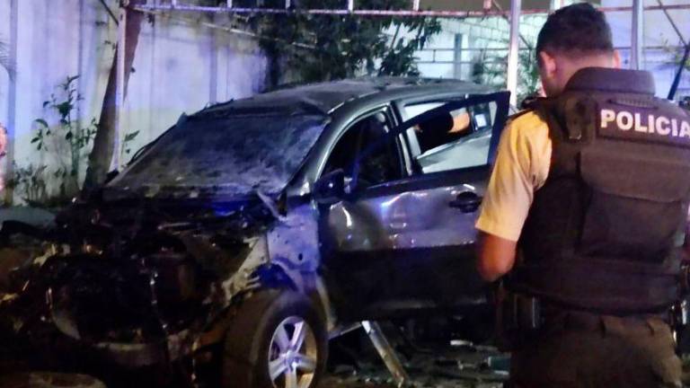 Videos captan lo que ocurrió durante atentados con carros bomba y contra unidad policial