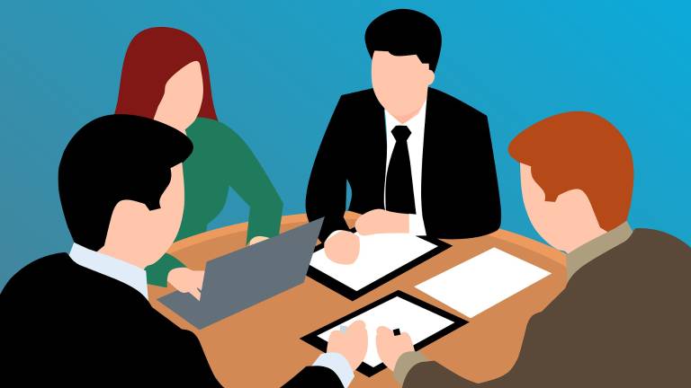 Servidores públicos vuelven al trabajo presencial desde el próximo lunes