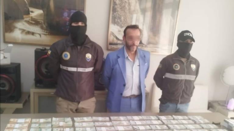 Envían a prisión a Benny C., supuesto empresario que tenía en su poder cerca de 400.000 dólares falsos