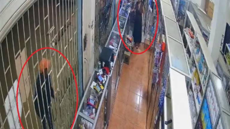Presunto vacunadorasesina a una mujer dentro de su tienda; video registró el ataque en sector de Nueva Prosperina
