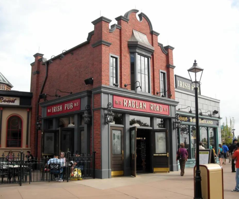 $!El bar en el que Tangsuan comió horas antes de su muerte, ubicado e Disney Springs.