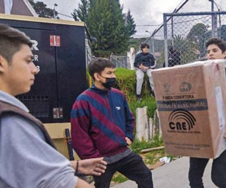 $!Las juntas receptoras del voto, a lo largo y ancho del país, suelen tener estudiantes universitarios entre sus integrantes.