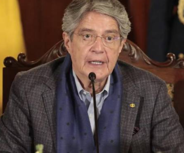$!A partir de 2022, el presidente Guillermo Lasso (fotografía) anunció una reducción progresiva del ISD para devolverlo paulatinamente al 2% para 2024, pero al asumir Noboa la Presidencia en noviembre de 2023 derogó esa medida.