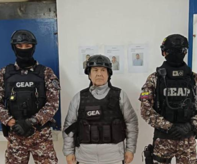 $!Fotografía de Muentes bajo custodia de la Policía después de ser capturado por el Caso Purga.