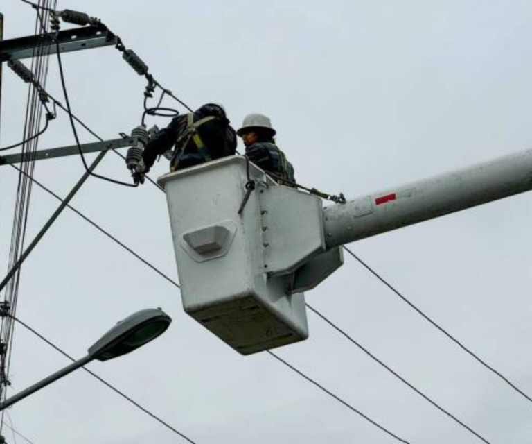 $!Los cortes de luz que Ecuador experimentó entre noviembre del 2023 y enero del 2024 ocasionaron que sectores se queden sin electricidad hasta por tres horas y media cada día.