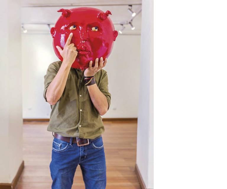 $!Bayardo Cuenca busca la nostalgia femenina a través de sus obras.