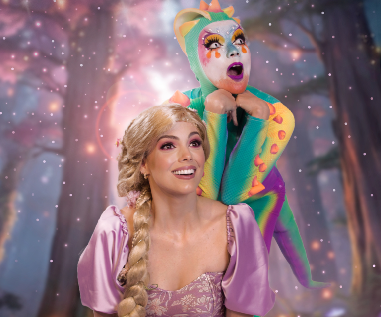 $!Rapunzel junto al Camaleón, uno de los personajes que la acompañan en esta historia.