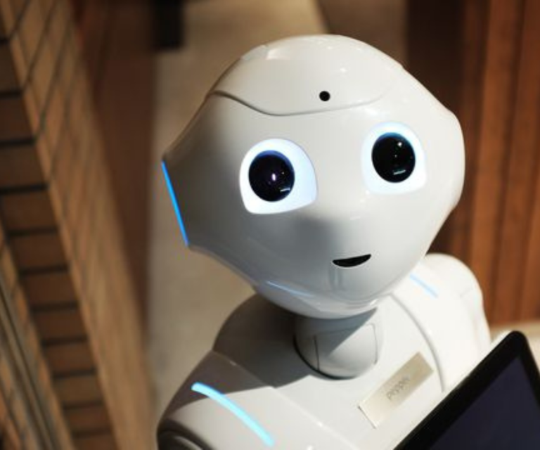 $!La inteligencia artificial no se limita a un puesto de asistente de escritorio. Esta tecnología también puede dar vida a robots que actúan bajo comandos autogenerados.
