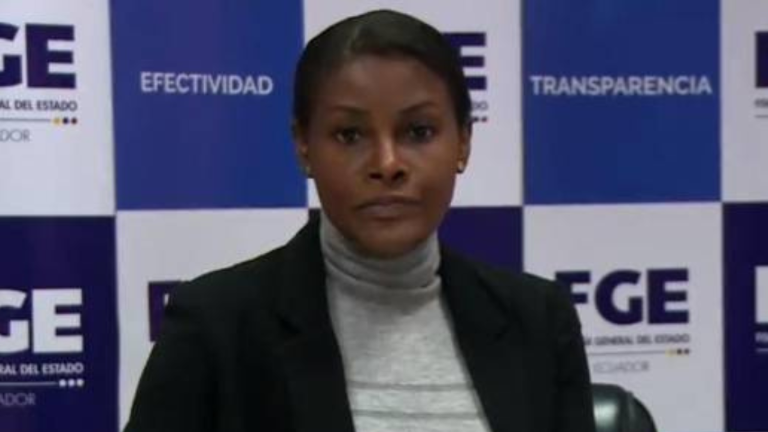 Microvistazo | Revolución Ciudadana presenta solicitud para iniciar juicio político contra Diana Salazar